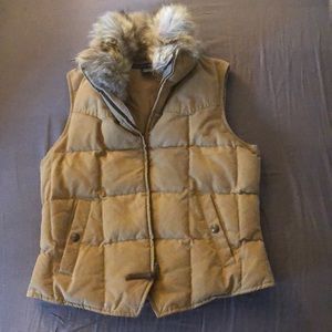 Ralph Lauren tan vest with removable fur collar